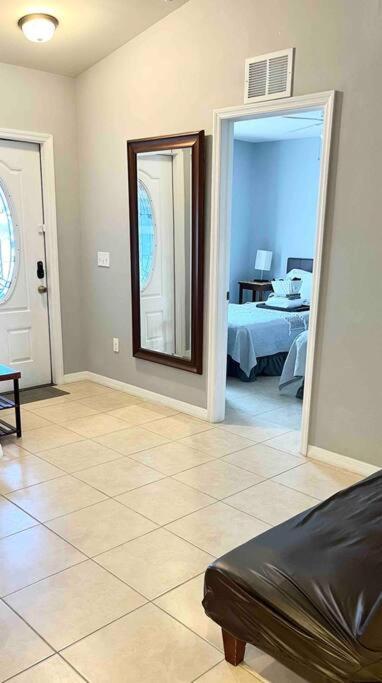 Debbie'S 3-Bedroom Apartment In A Duplex Cape Coral Exterior photo